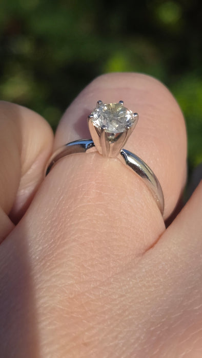 6516 Vintage: 14ct White Gold 0.95ct Diamond Solitaire Ring