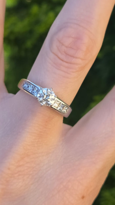 6517 Vintage: 14ct White Gold 1.40ct Diamond Solitaire (0.8ct) Ring with Princess Cut Shoulders