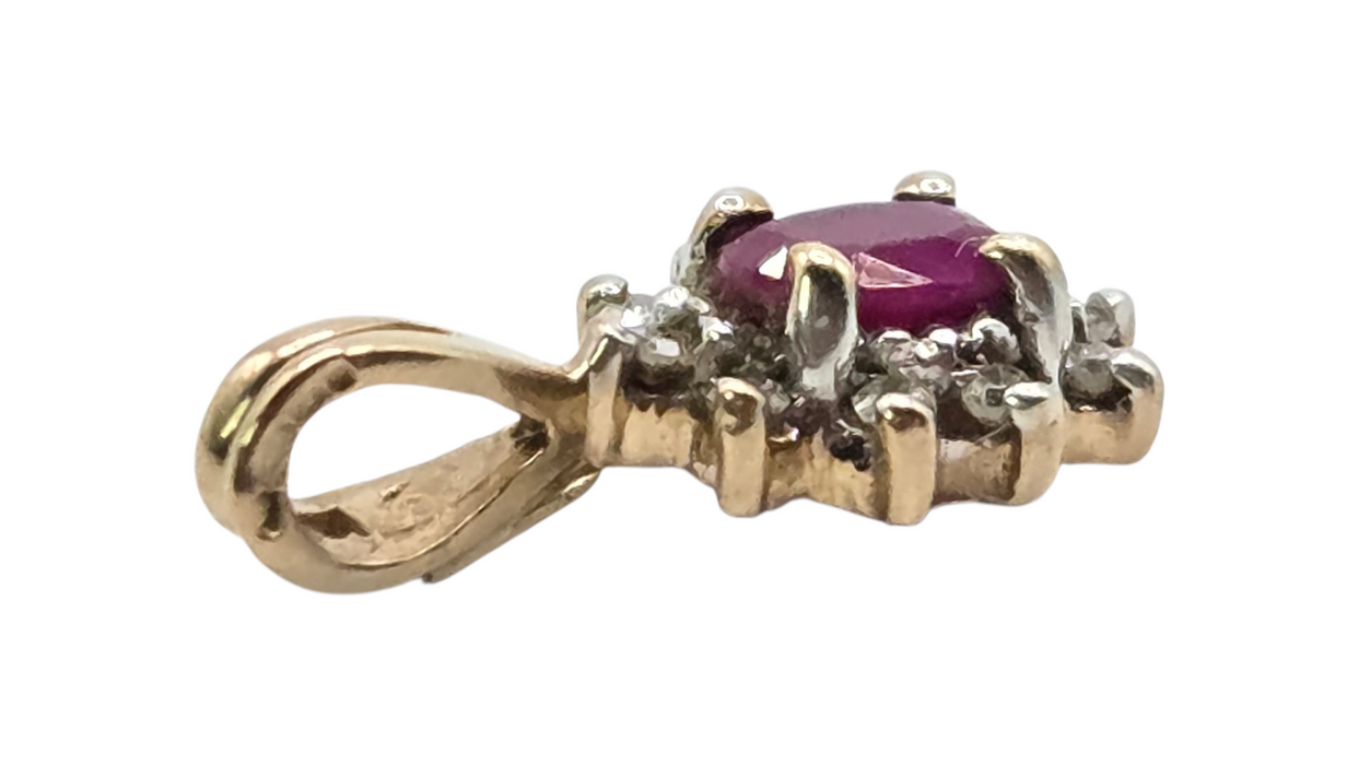3041 Vintage: 9ct Yellow Gold Ruby & Diamond Cluster Pendant