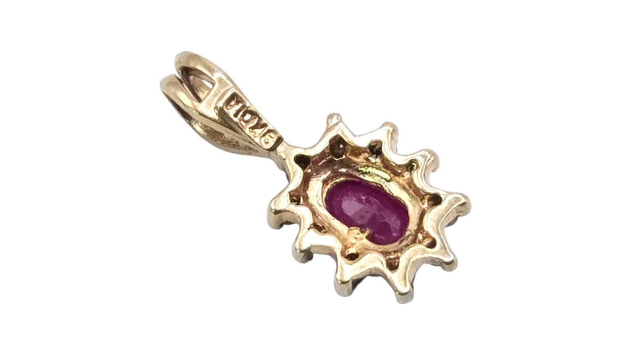 3041 Vintage: 9ct Yellow Gold Ruby & Diamond Cluster Pendant