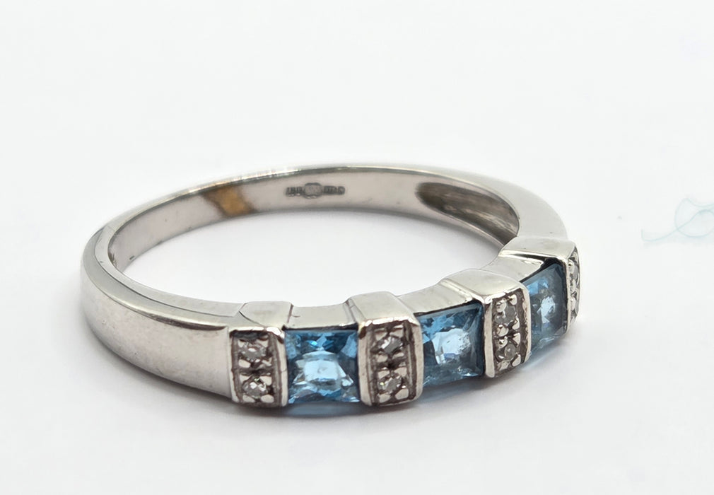 3134 Vintage: 9ct White Gold Blue Topaz & Diamond Dress Ring