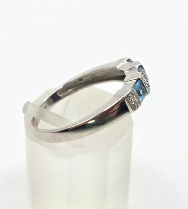 3134 Vintage: 9ct White Gold Blue Topaz & Diamond Dress Ring