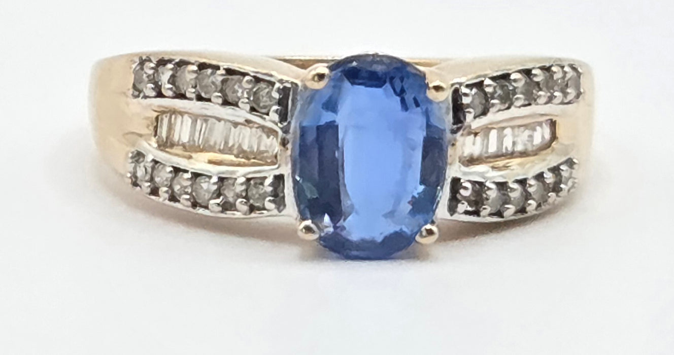 3263 Vintage: 9ct Yellow Gold Blue Spinel & Diamond Dress Ring