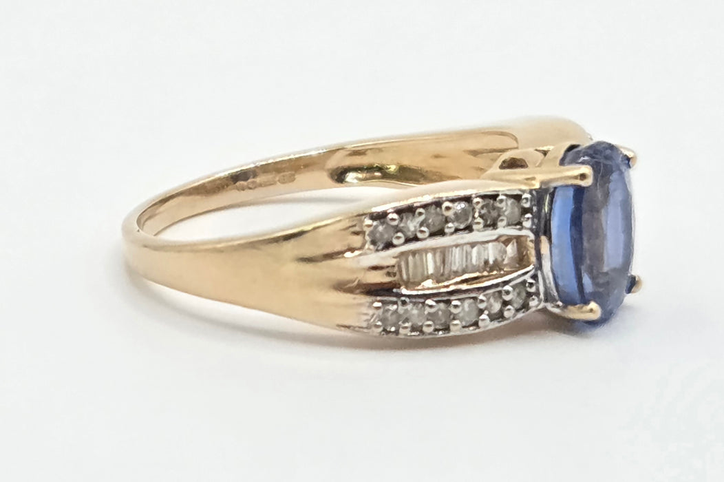 3263 Vintage: 9ct Yellow Gold Blue Spinel & Diamond Dress Ring