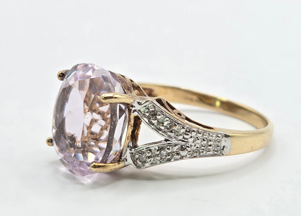 3267 Vintage: 9ct Yellow Gold Kunzite & Diamond Solitaire Ring