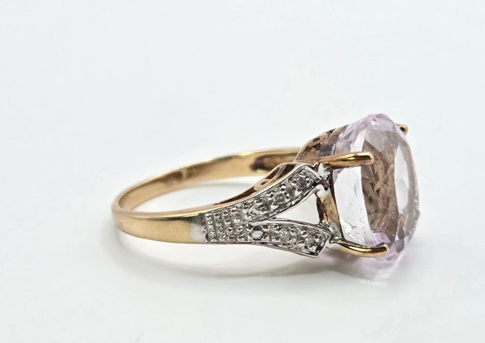 3267 Vintage: 9ct Yellow Gold Kunzite & Diamond Solitaire Ring
