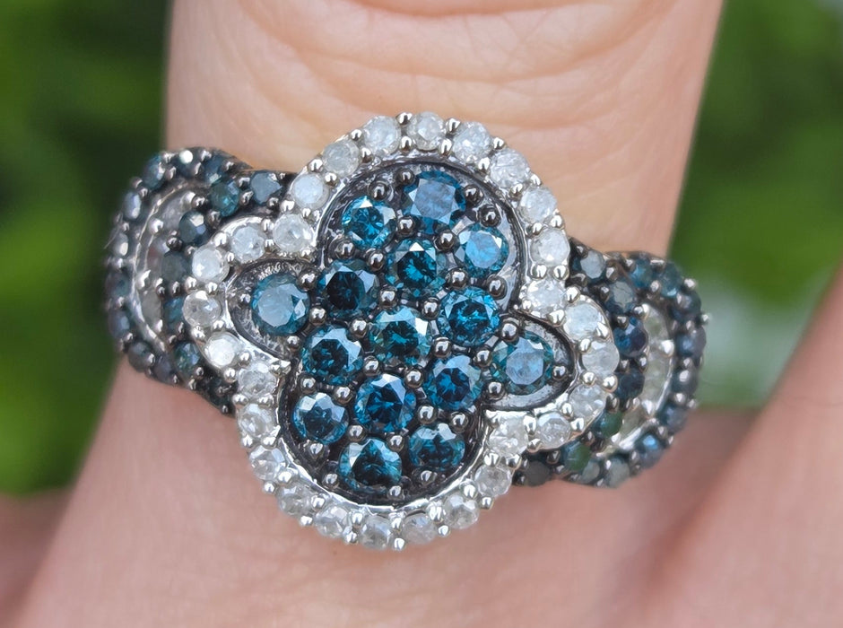 3260 Vintage: 9ct Yellow Gold Blue & White Natural Diamond Cluster Ring