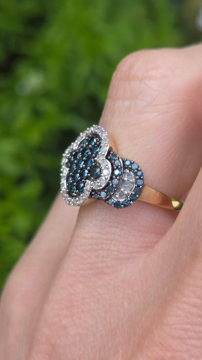3260 Vintage: 9ct Yellow Gold Blue & White Natural Diamond Cluster Ring