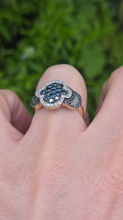 3260 Vintage: 9ct Yellow Gold Blue & White Natural Diamond Cluster Ring