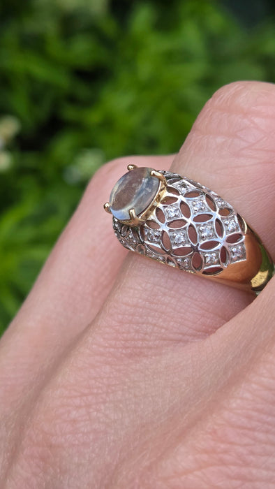 6555 Vintage: 9ct Yellow Gold Moonstone & Diamond Filigree Dome Ring