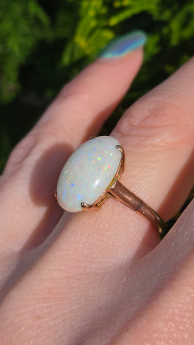 2928 Vintage: 14ct Yellow Gold Opal Solitaire Ring