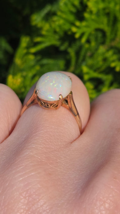 2928 Vintage: 14ct Yellow Gold Opal Solitaire Ring