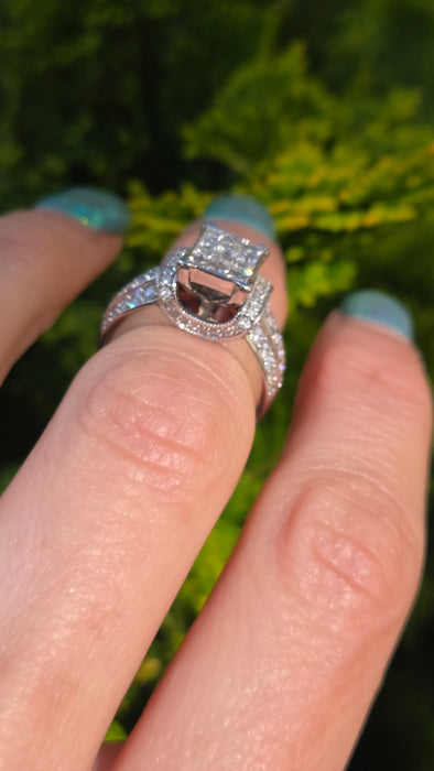 2804 Vintage: 18ct White Gold 1.50ct Natural Diamond Cluster Ring