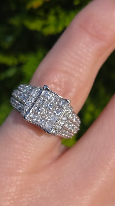2804 Vintage: 18ct White Gold 1.50ct Natural Diamond Cluster Ring