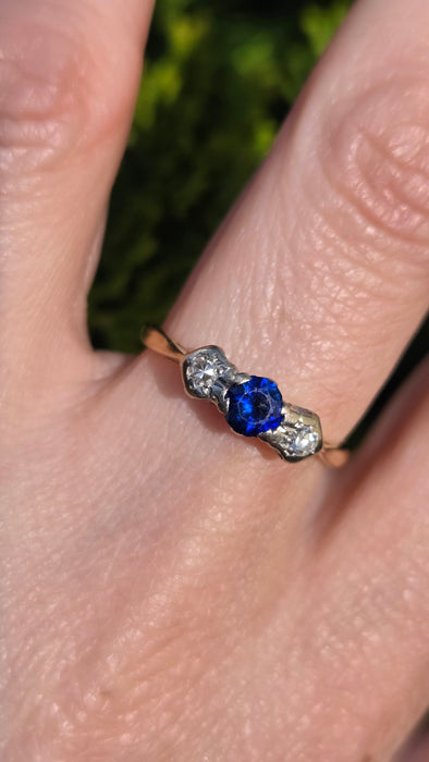 6527 Vintage: 18ct Yellow Gold Sapphire & Diamond Three Stone Ring — From 1981