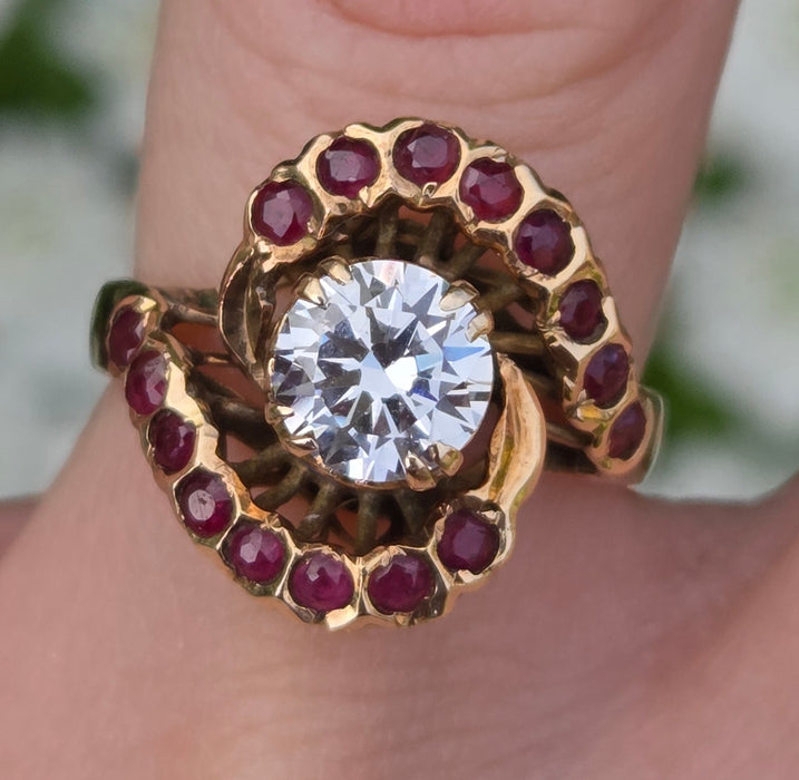 6541 Vintage: 18ct Yellow Gold Zircon & Ruby Cluster Ring