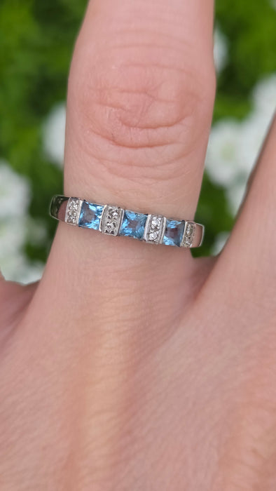 3134 Vintage: 9ct White Gold Blue Topaz & Diamond Dress Ring