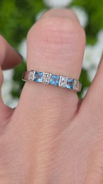 3134 Vintage: 9ct White Gold Blue Topaz & Diamond Dress Ring