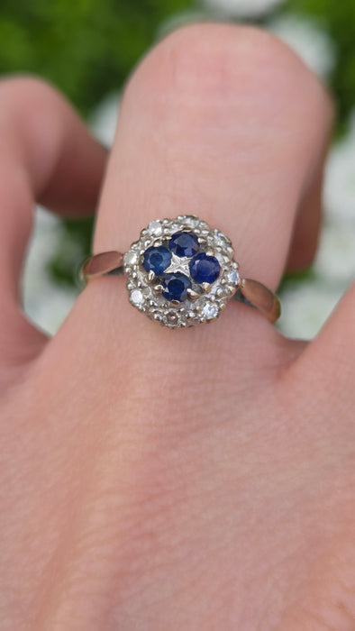 6540 Vintage: 18ct Yellow Gold Sapphire & Diamond Daisy Cluster Ring — From 1965