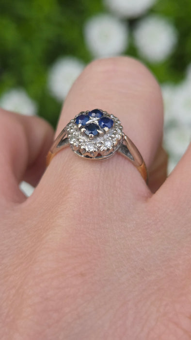 6540 Vintage: 18ct Yellow Gold Sapphire & Diamond Daisy Cluster Ring — From 1965