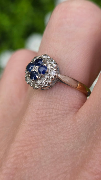 6540 Vintage: 18ct Yellow Gold Sapphire & Diamond Daisy Cluster Ring — From 1965