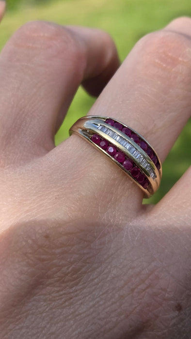 2525 Vintage: 9ct Yellow Gold Ruby & Diamond Three-Row Band Ring