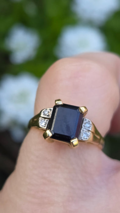 6112 Vintage: 18ct Yellow Gold Sapphire & Diamond Ring