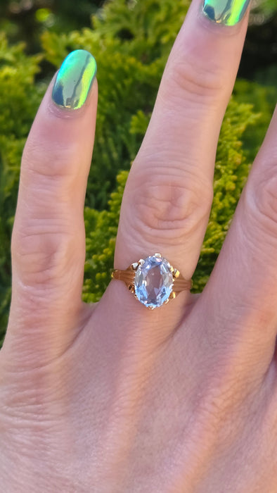 6562 Vintage: 18ct Yellow Gold Aquamarine Solitaire Ring