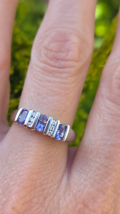 1892 Vintage: 14ct White Gold Tanzanite & Diamond Ring