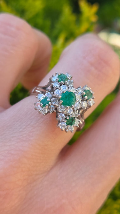 6076 Vintage: 18ct White Gold Emerald & Diamond Cluster Ring