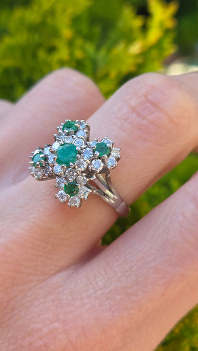 6076 Vintage: 18ct White Gold Emerald & Diamond Cluster Ring