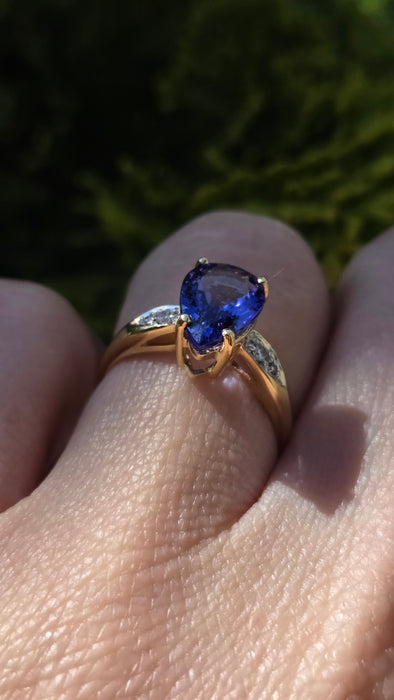 1969 Vintage: 18ct Yellow Gold Pear-Cut Tanzanite & Diamond Dress Ring