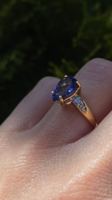 1969 Vintage: 18ct Yellow Gold Pear-Cut Tanzanite & Diamond Dress Ring