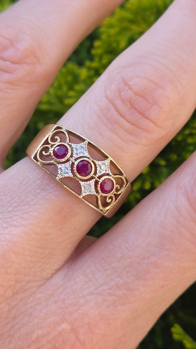 2920 Vintage: 9ct Yellow Gold Ruby & Diamond Openwork Ring