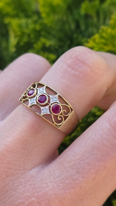 2920 Vintage: 9ct Yellow Gold Ruby & Diamond Openwork Ring