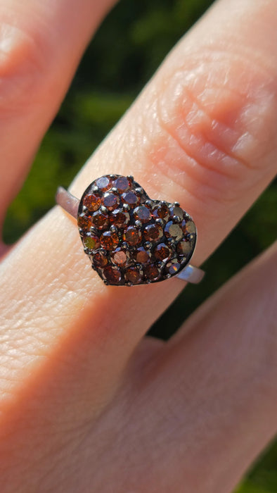 6103 Vintage: 9ct White Gold Red Diamond Heart Cluster Ring