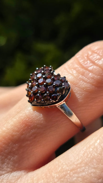 6103 Vintage: 9ct White Gold Red Diamond Heart Cluster Ring