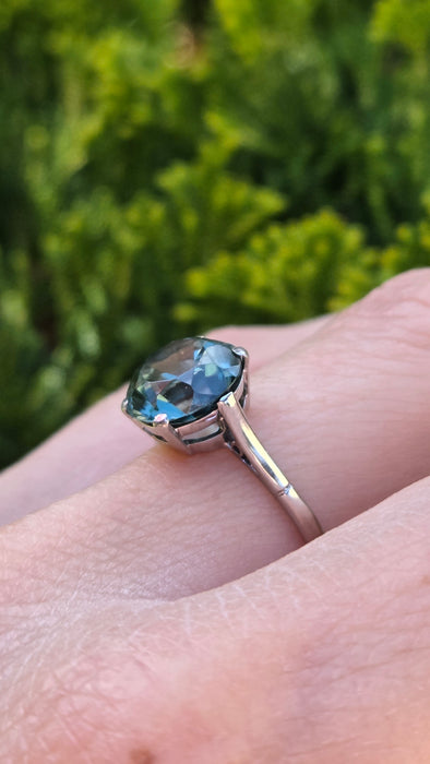 3037 Vintage: Platinum & 18ct White Gold Blue Zircon Solitaire Ring