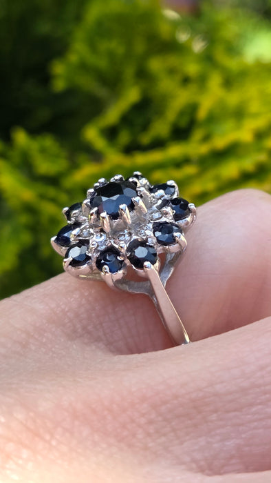 6046 Vintage: 18ct White Gold Sapphire & Diamond Flower Cluster Ring