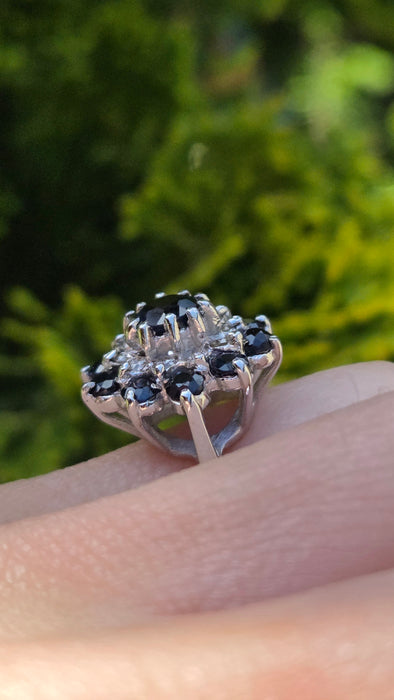 6046 Vintage: 18ct White Gold Sapphire & Diamond Flower Cluster Ring