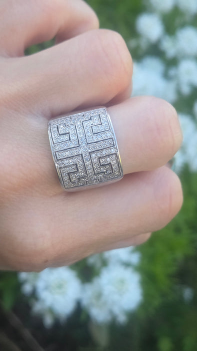 6330 Vintage: 9ct White Gold 1.75ct Diamond Greek Key Statement Ring