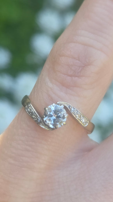 6531 Vintage: 18ct Yellow Gold & Platinum 0.39ct Diamond Crossover Ring