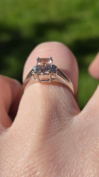 6548 Vintage: 14ct White Gold Morganite & Diamond Ring