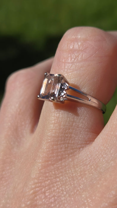6548 Vintage: 14ct White Gold Morganite & Diamond Ring