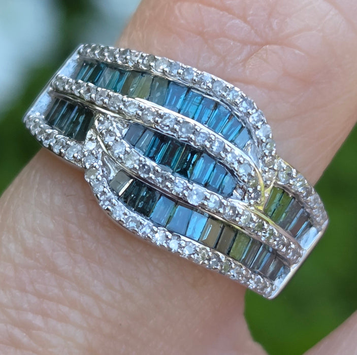3252 Vintage: 9ct White Gold Blue & White Diamond Cluster Ring
