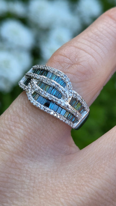 3252 Vintage: 9ct White Gold Blue & White Diamond Cluster Ring