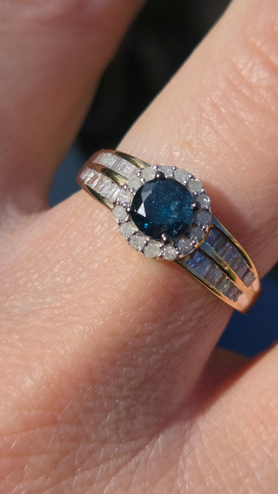 3261 Vintage: 9ct Yellow Gold Blue & White Diamond Halo Cluster Ring