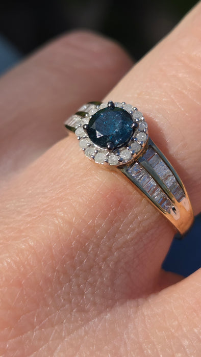 3261 Vintage: 9ct Yellow Gold Blue & White Diamond Halo Cluster Ring