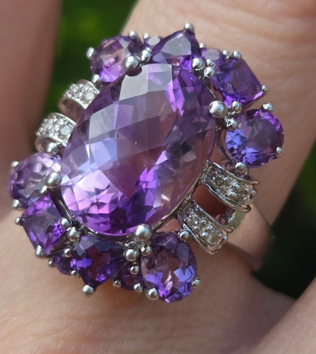 6546 Vintage: 9ct White Gold Amethyst & Diamond Cocktail Ring