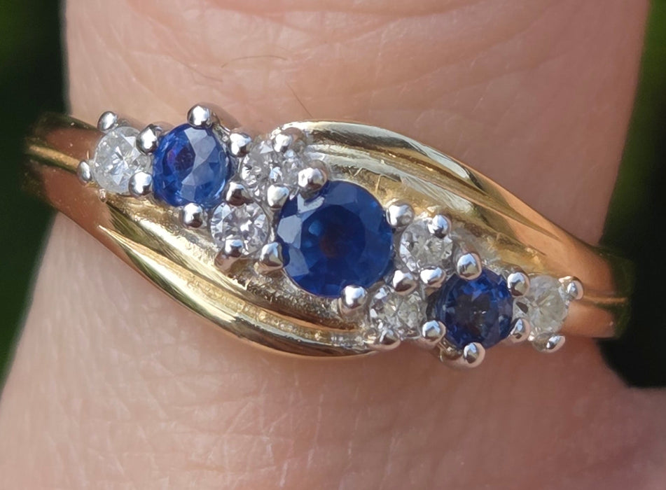 6547 Vintage: 14ct Yellow Gold Sapphire & Diamond Crossover Ring